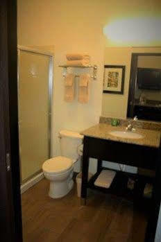 Inn At Hunters Run Watford City 외부 사진