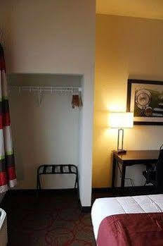 Inn At Hunters Run Watford City 외부 사진